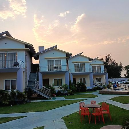 Parth King Beach Resort มันดราโมนี ภายนอก รูปภาพ