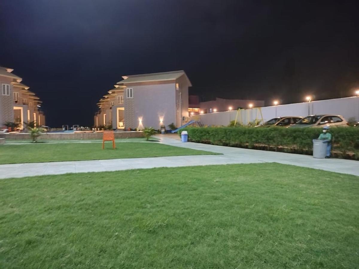 Parth King Beach Resort มันดราโมนี ภายนอก รูปภาพ