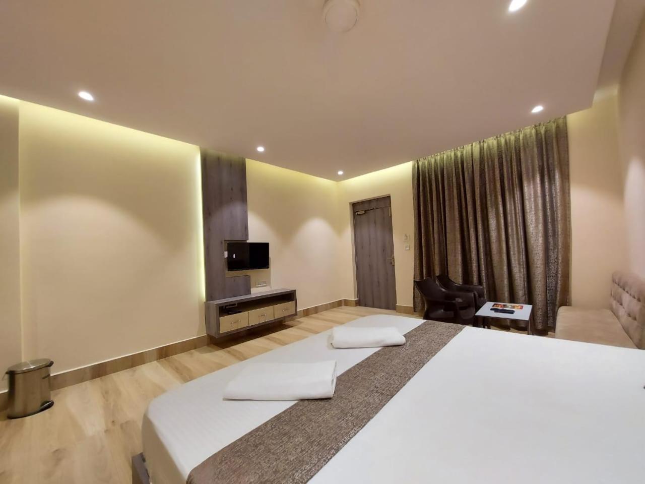 Parth King Beach Resort มันดราโมนี ภายนอก รูปภาพ